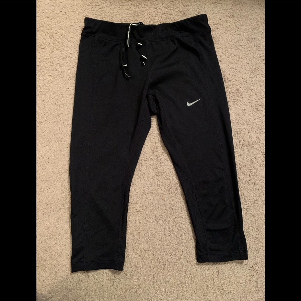 Nike dri-fit cropped leggings